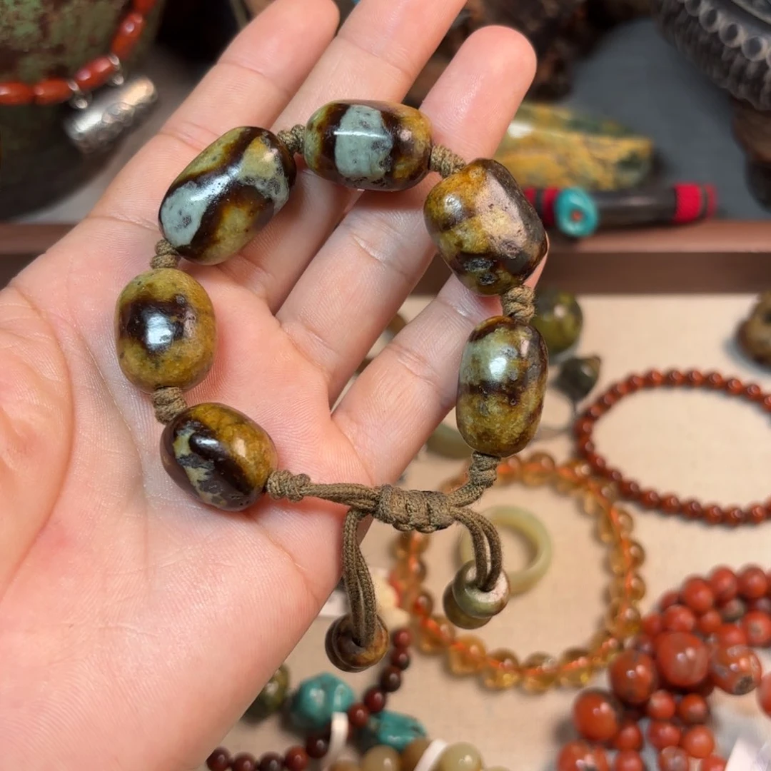 岫岩河磨玉（透闪石质玉）颈饰未镶嵌奎*