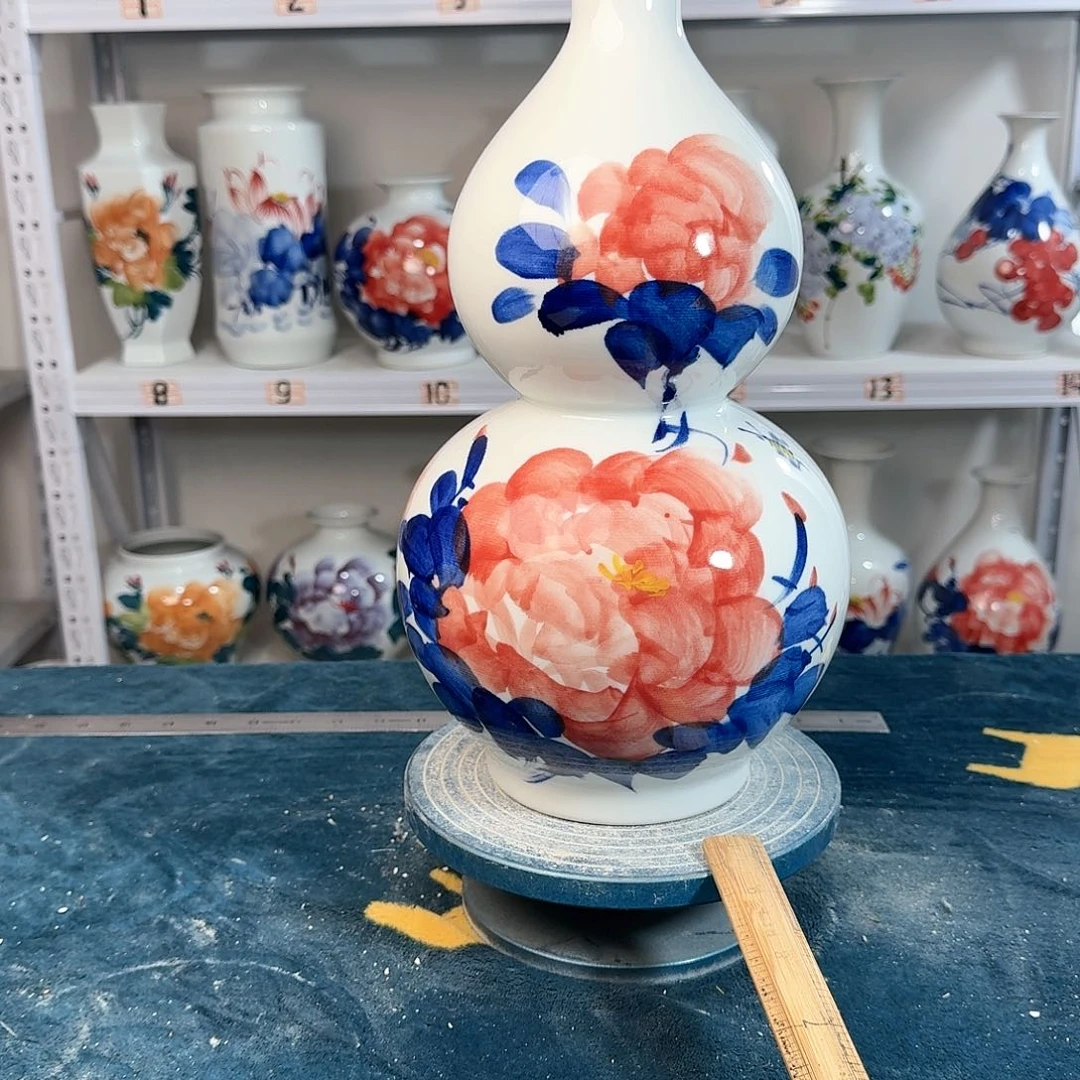 摆件景德镇陶瓷胡红牡