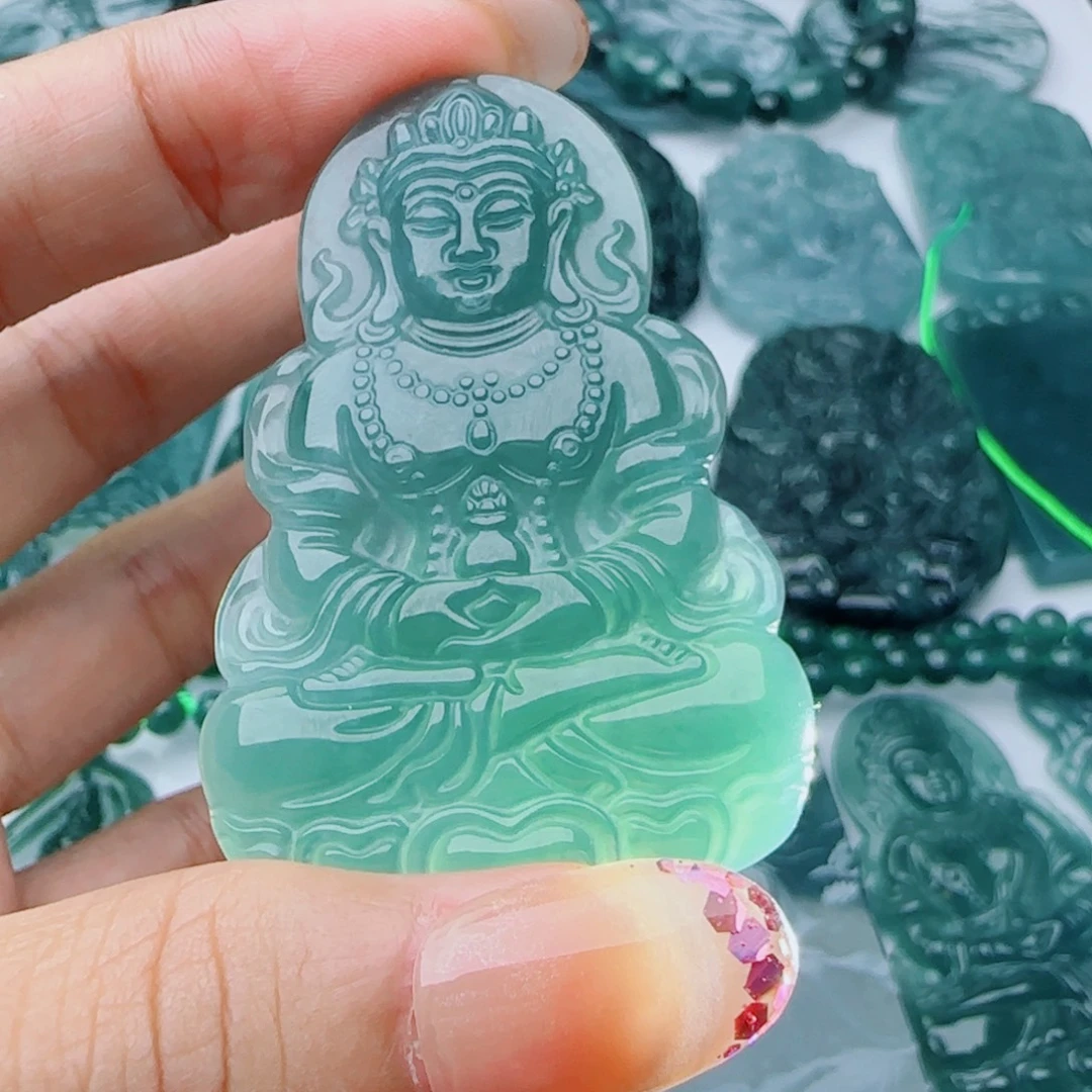 翡翠未镶嵌颈饰多样性发货天然的A货翡翠