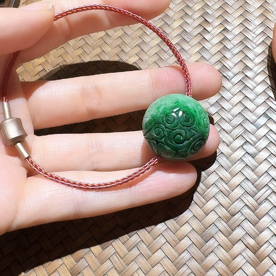 颈饰未镶嵌翡翠个性十足