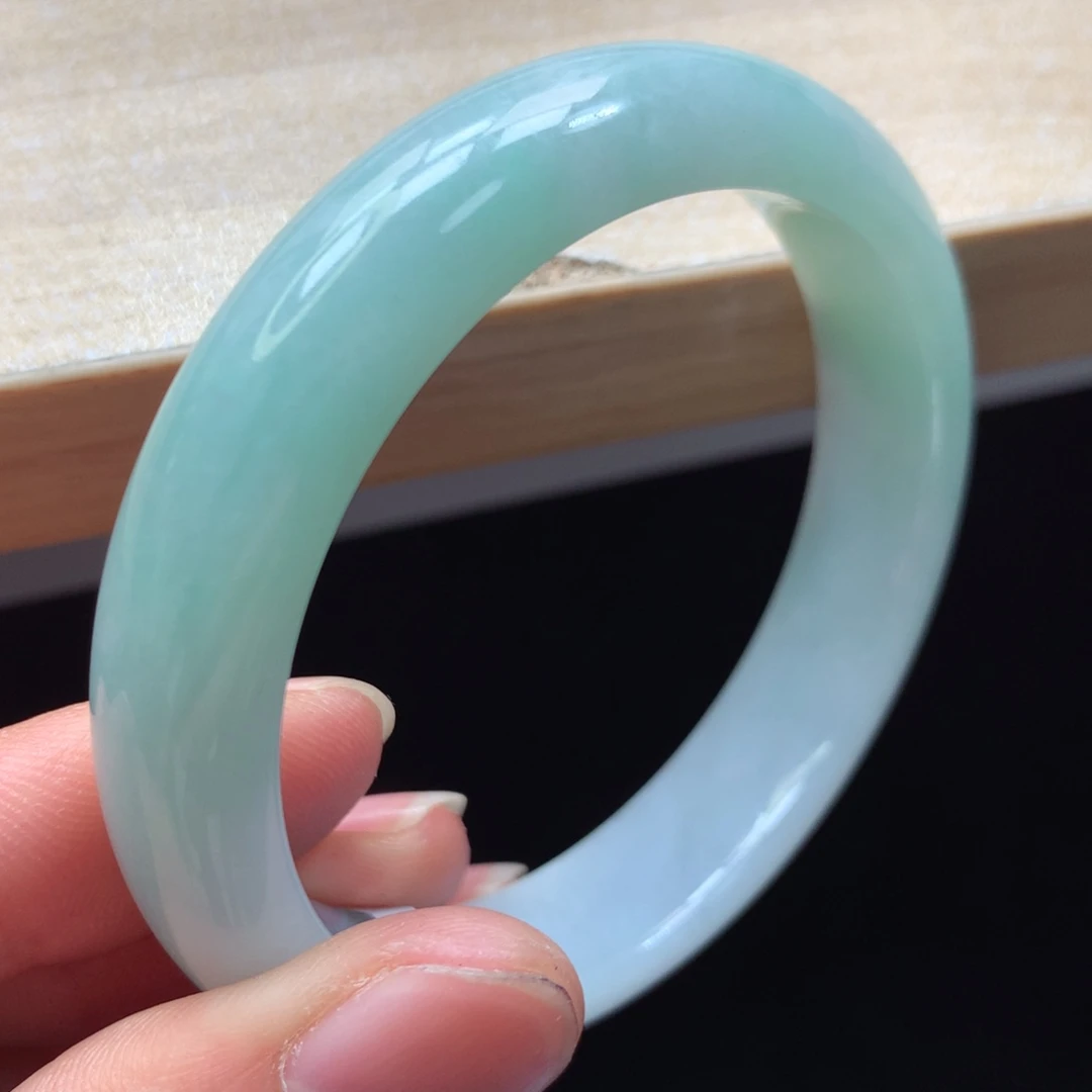 未镶嵌手镯翡翠手镯
