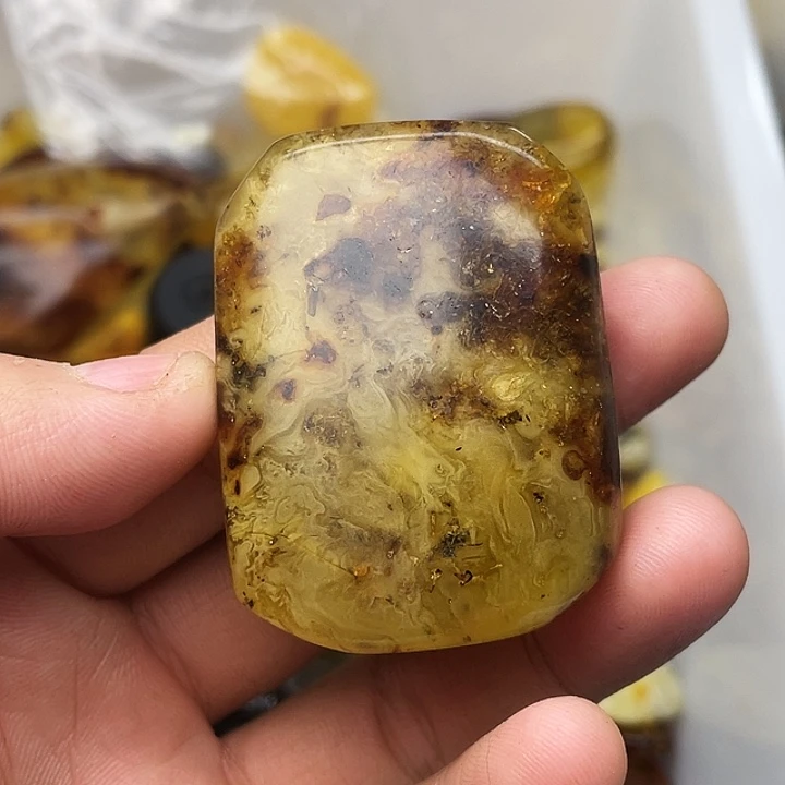 琥珀未镶嵌珠宝奇石