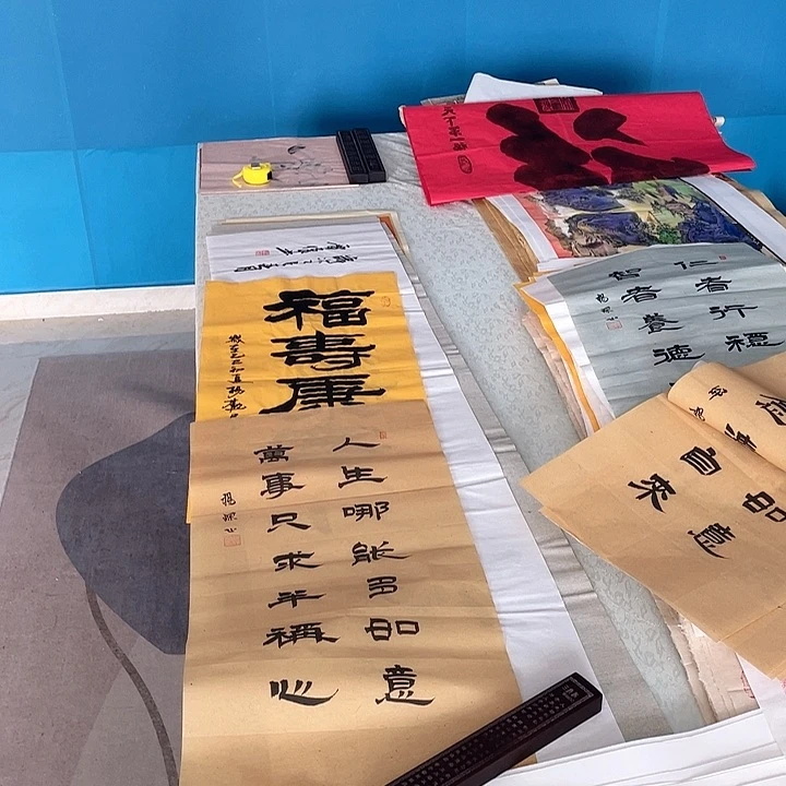 青***伙国画一共两张作品
