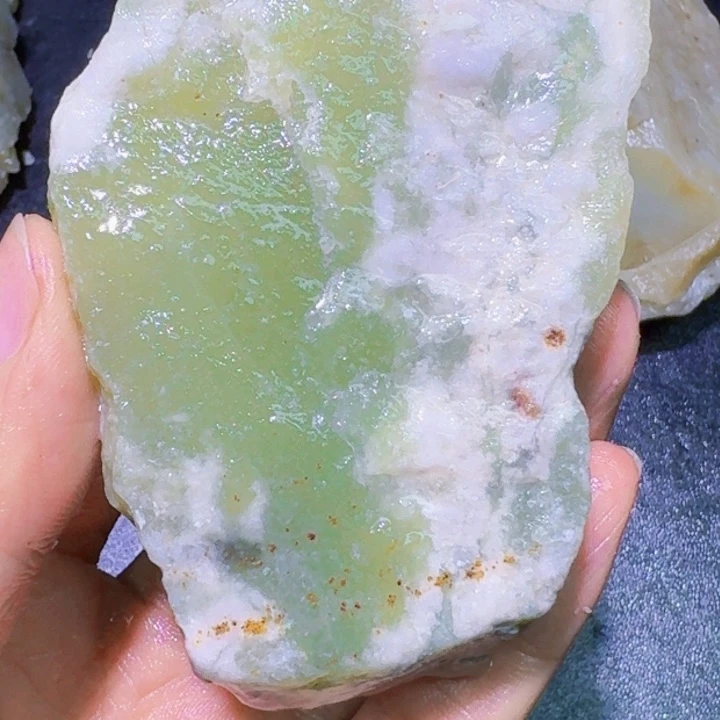 未镶嵌和田玉（糖玉）珠宝半成品