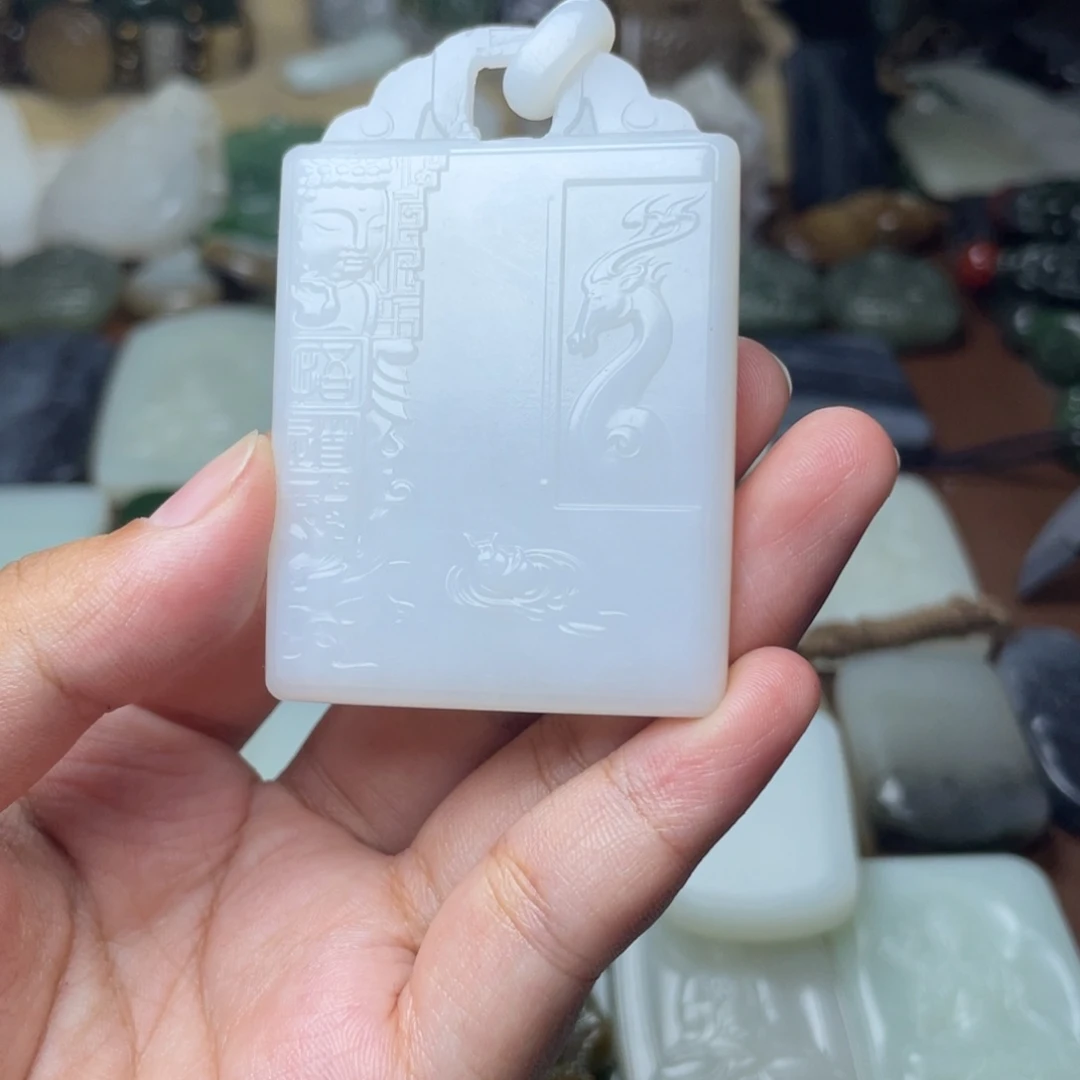 颈饰未镶嵌和田玉兰*