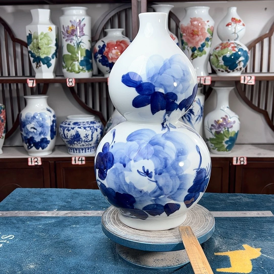 摆件景德镇陶瓷葫青牡