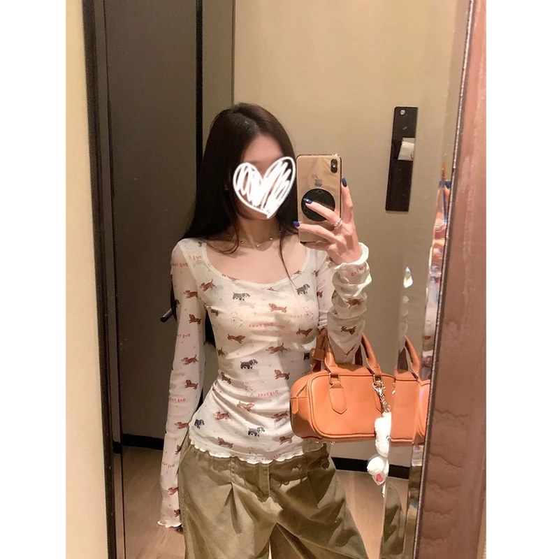 梦优莱独特漂亮薄款U领小狗印花长袖T恤女装早秋新款修身显瘦上衣