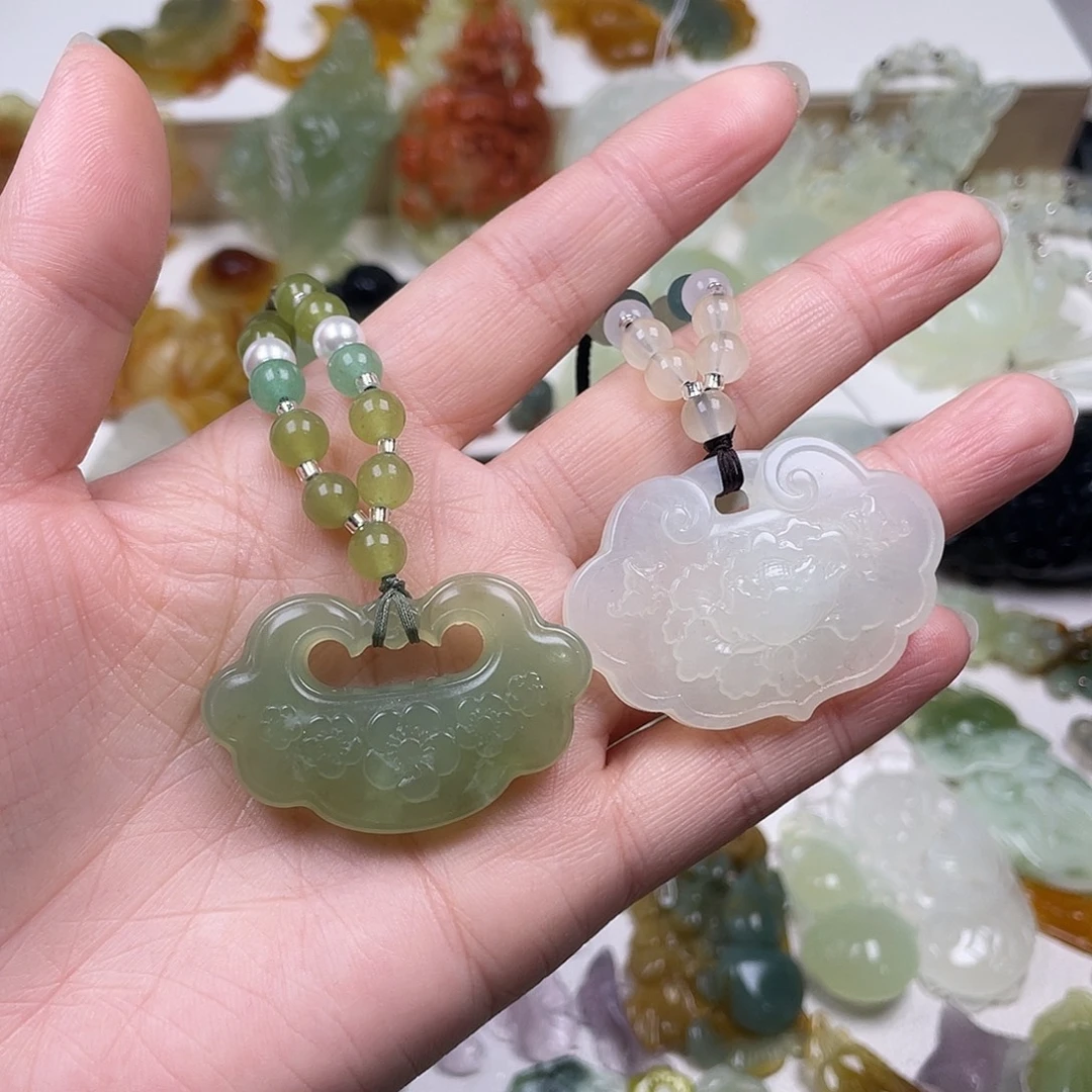 㐓***㤅蛇纹石玉未镶嵌颈饰