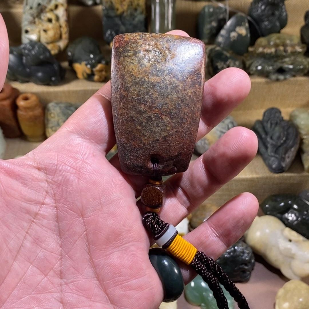 未镶嵌透闪石质玉挂件