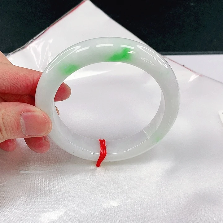 翡翠未镶嵌手镯圈58.8。40133