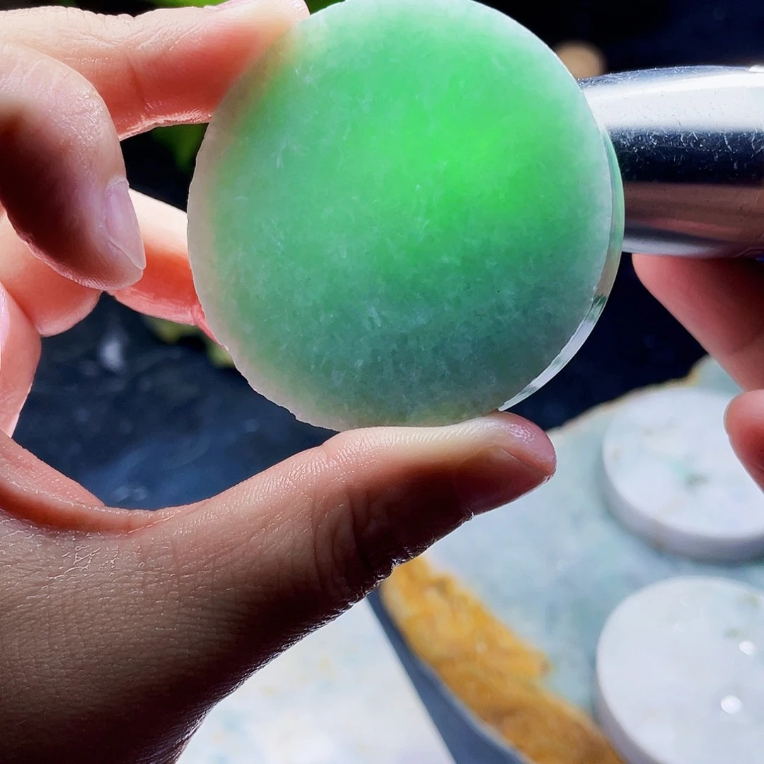 翡翠未镶嵌颈饰毛料60