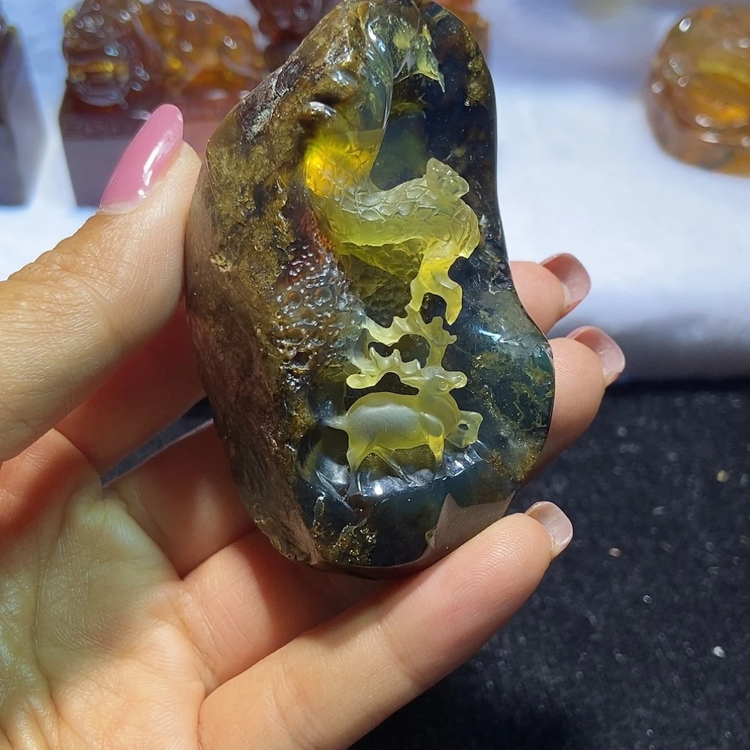 琥珀颈饰未镶嵌梅花鹿