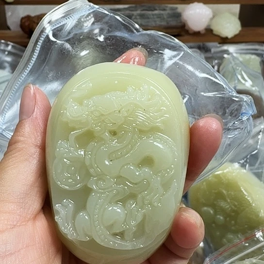 爱***水砖雕石头手把件石头手把件