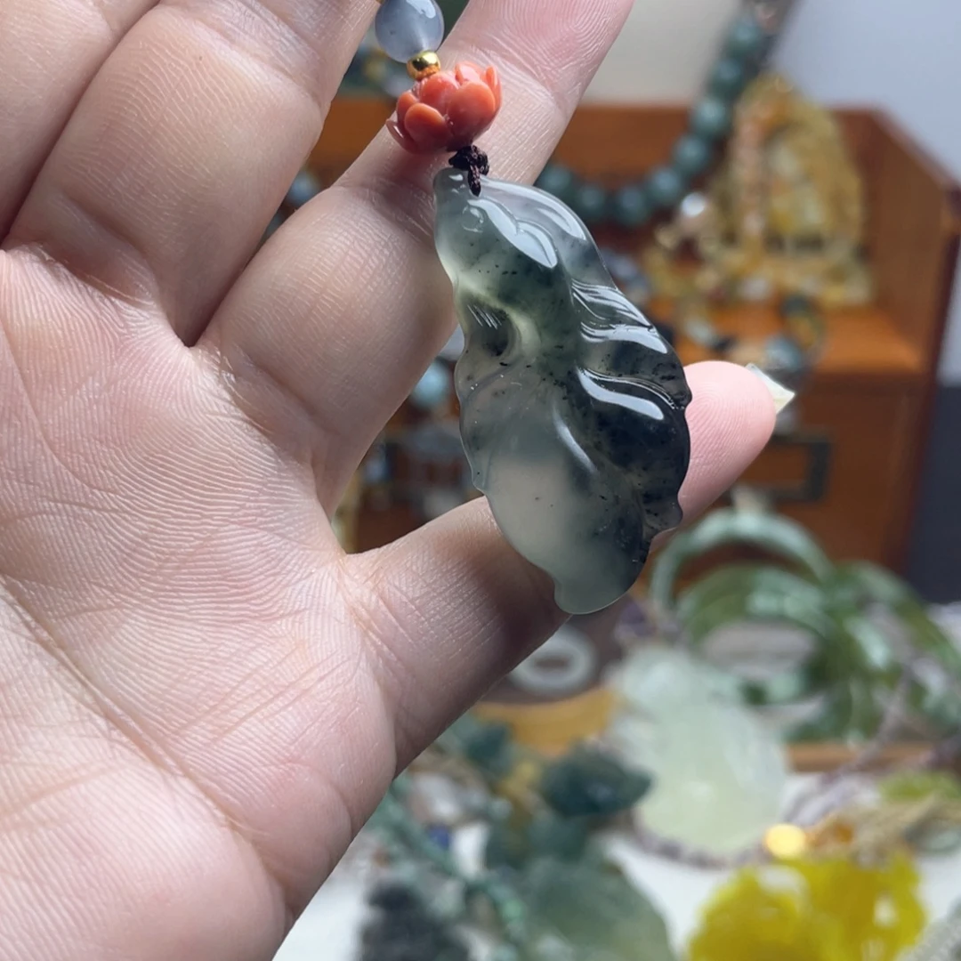 蛇纹石玉未镶嵌吊坠