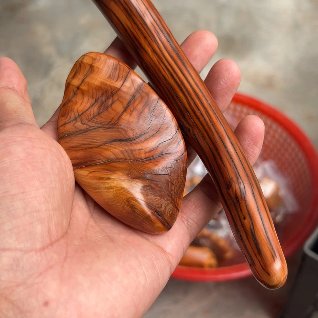 柏木太行陈化虎线把件2个一起
