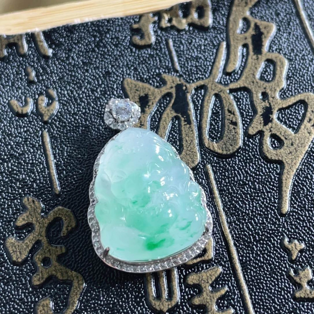 ****君颈饰银S925镶嵌石英质玉