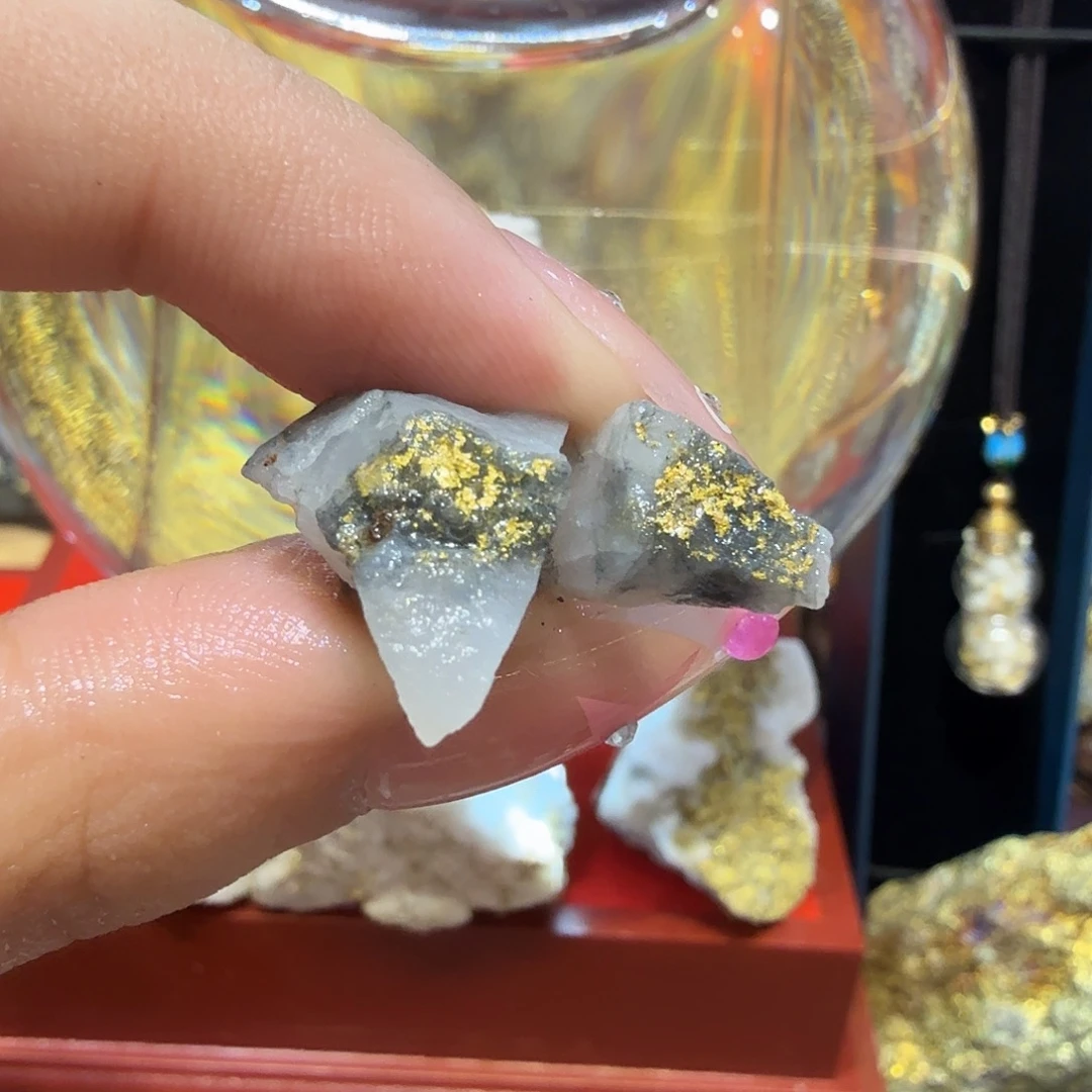 路遥聚金阁天然明金矿标