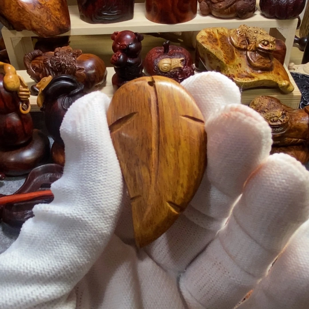 檀香紫檀（小叶紫檀）无事牌黄花梨叶子挂件