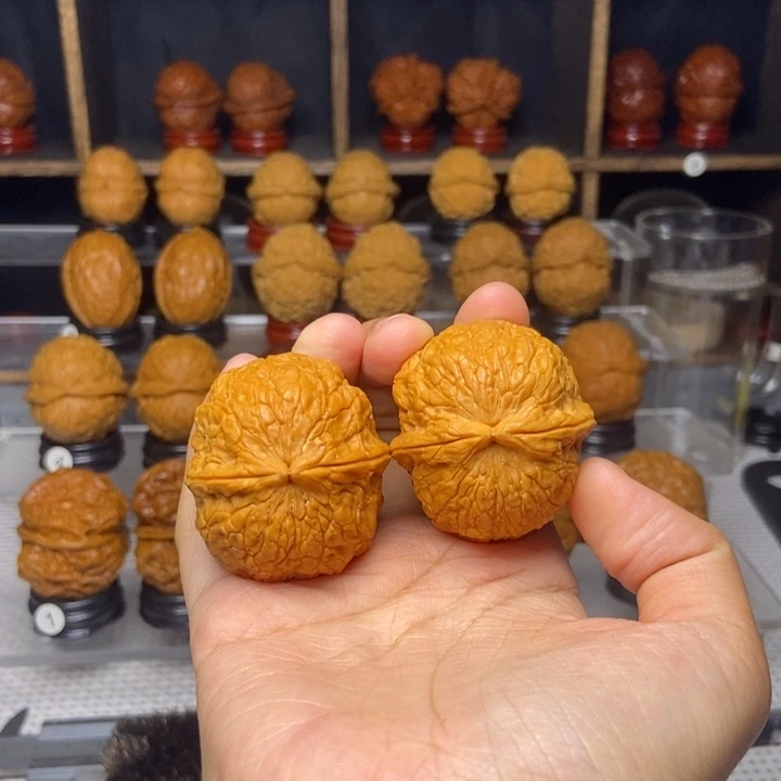 文玩核桃吊坠金丝绣球26