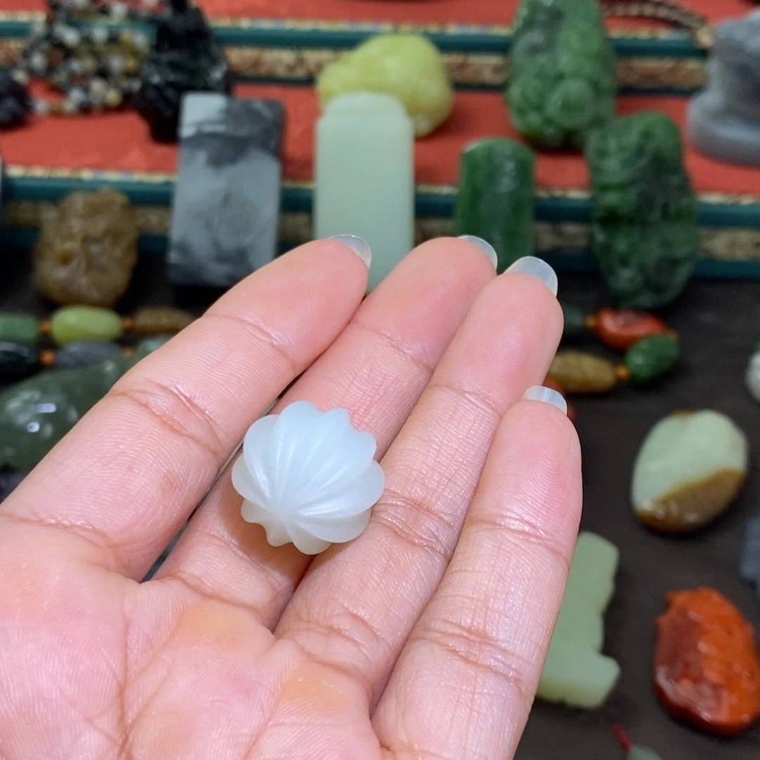 胖****和田玉未镶嵌颈饰定制