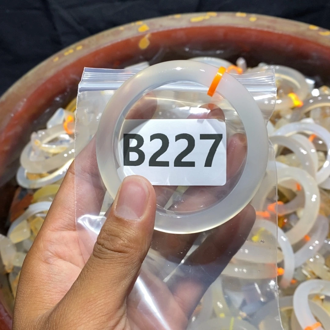 胖***胖手镯玛瑙/玉髓未镶嵌