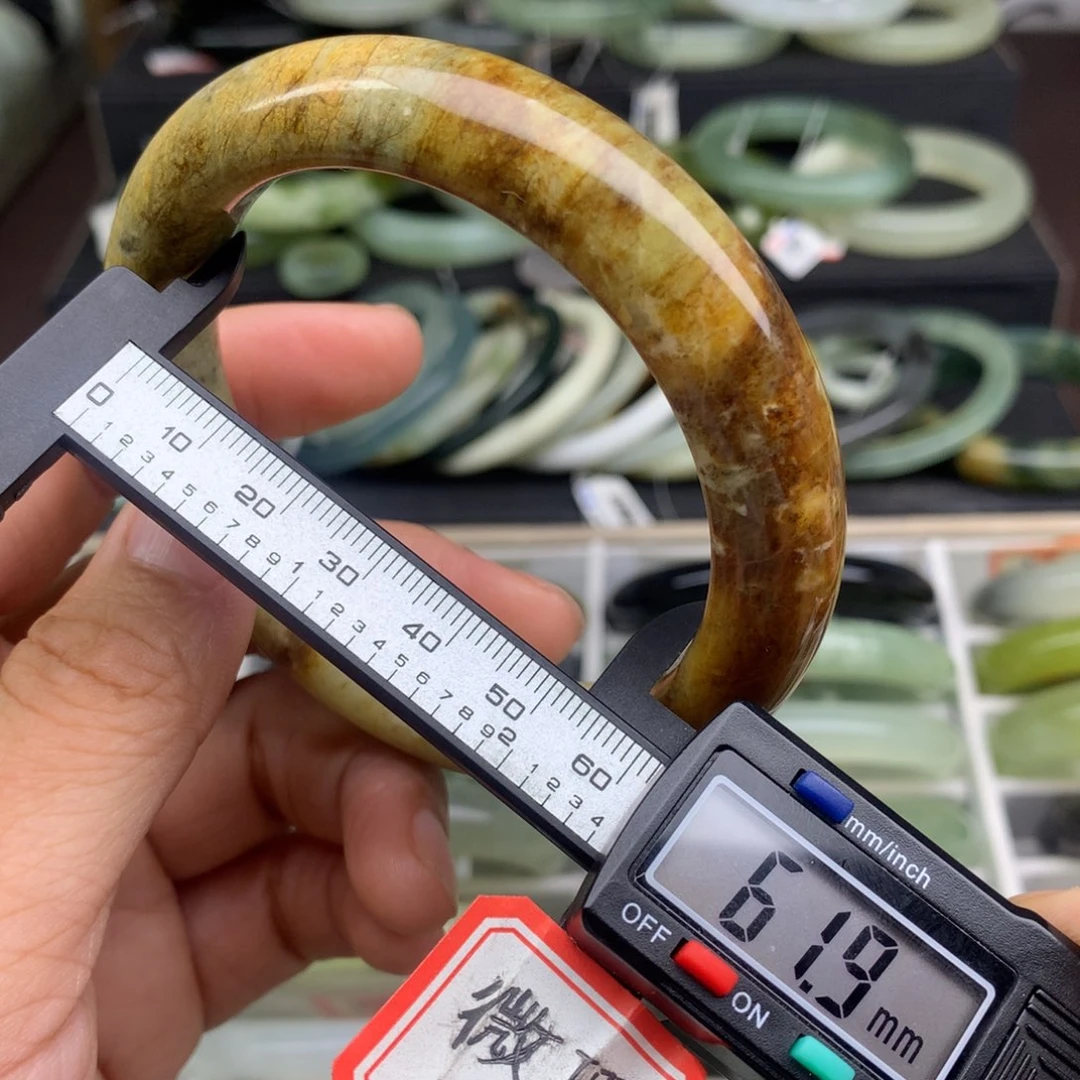 蛇纹石玉未镶嵌手镯556