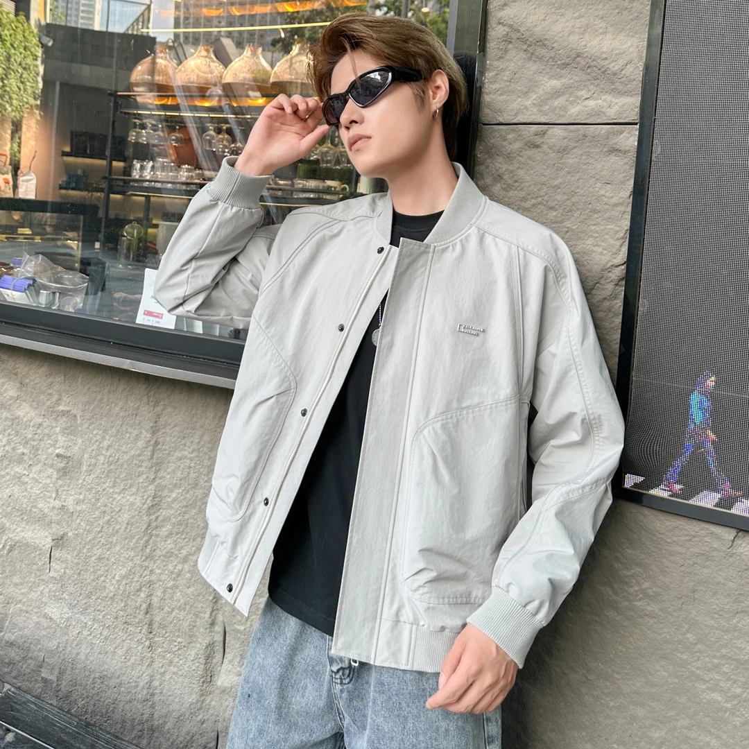 2025秋季新款时尚休闲夹克外套男士百搭帅气纯色设计感重磅棒球服