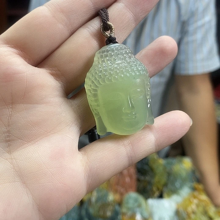 未镶嵌蛇纹石玉颈饰