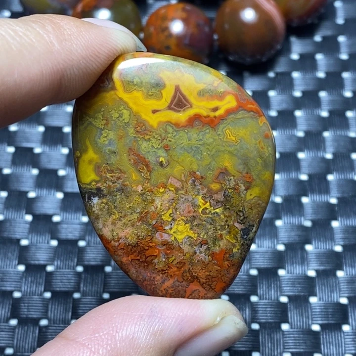 玛瑙/玉髓颈饰未镶嵌?**籽