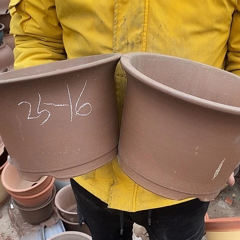 紫砂中国宜兴紫砂花盆＂