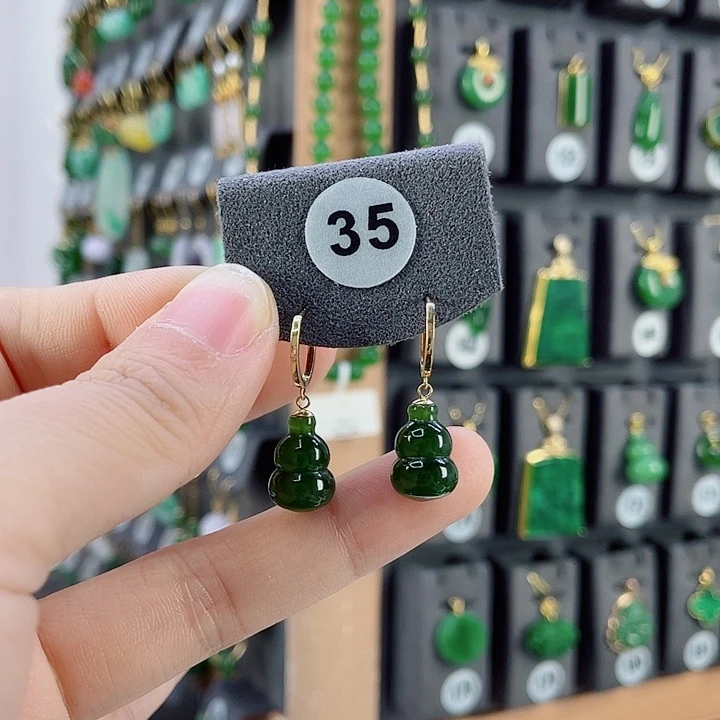 18K金镶嵌和田玉耳饰