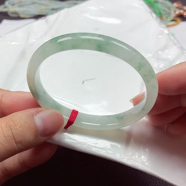 翡翠未镶嵌手镯（贵妃镯）天然缅甸A货翡翠（飘花贵妃）