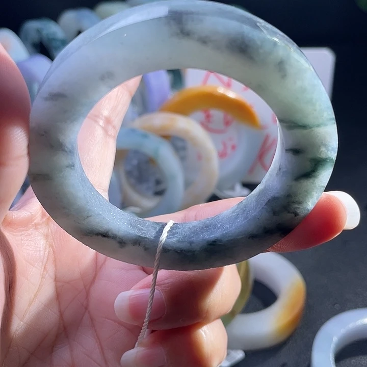 未镶嵌翡翠手镯定制翡翠