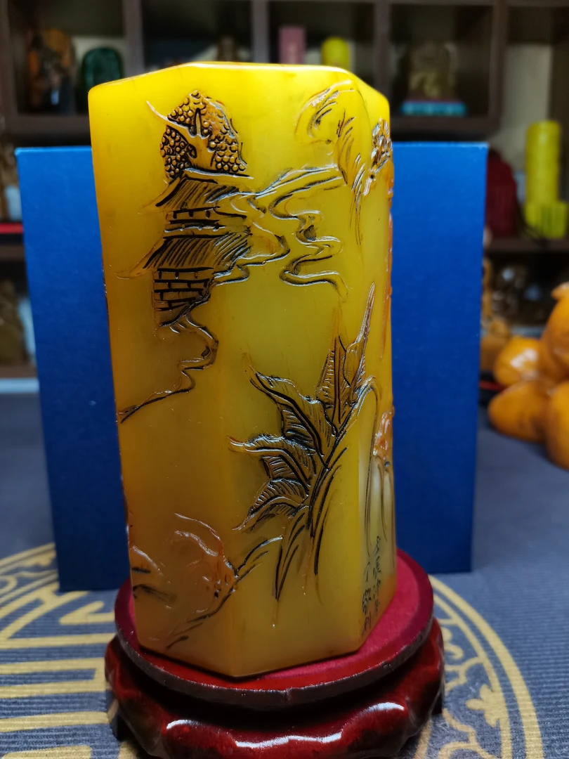 寿山石老田黄摆件八角