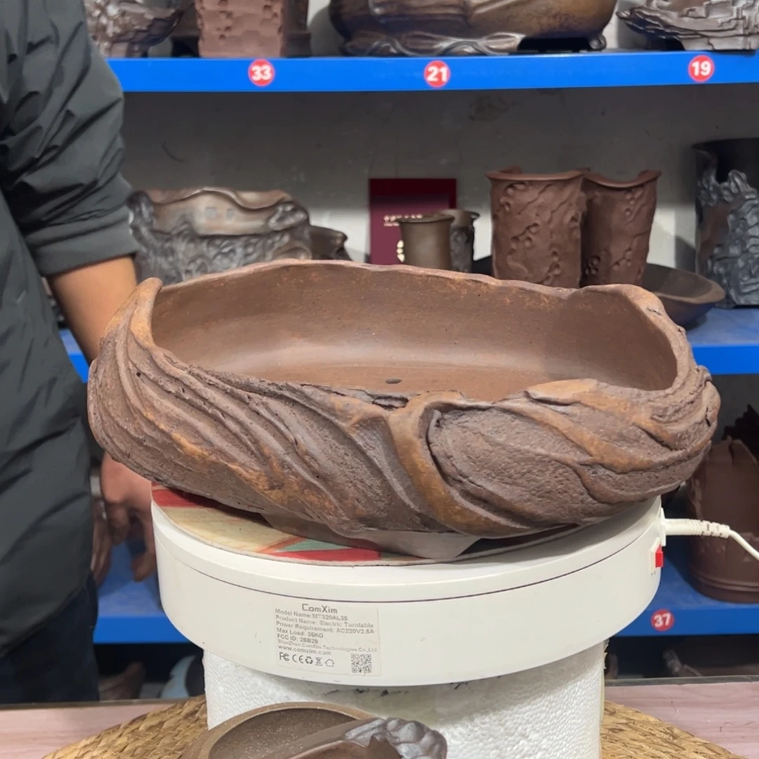 岁***月紫砂花盆全手工制作工艺精湛