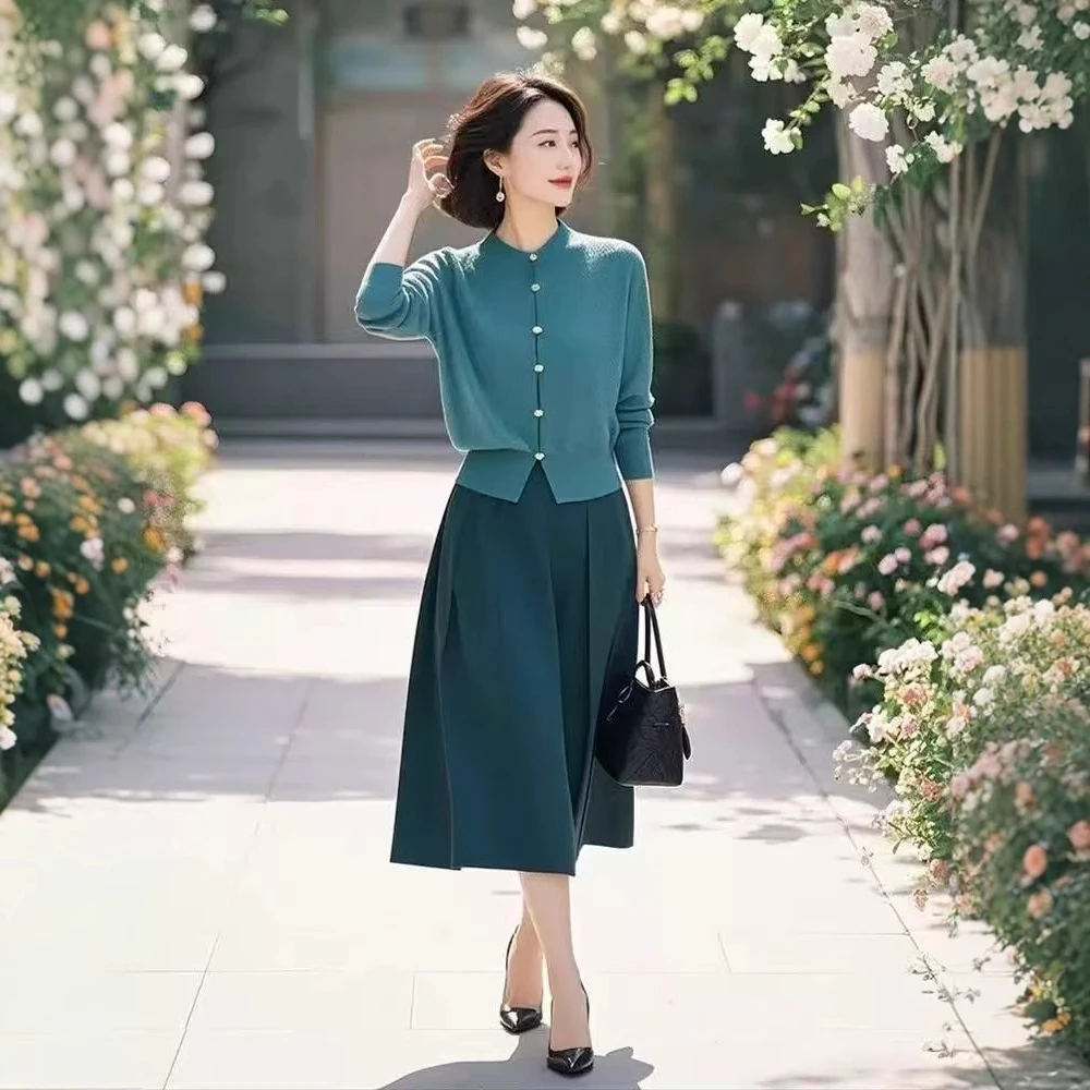 2025春秋新款时尚中年妈妈装法式遮肉显瘦百搭针织衫半身裙两件套