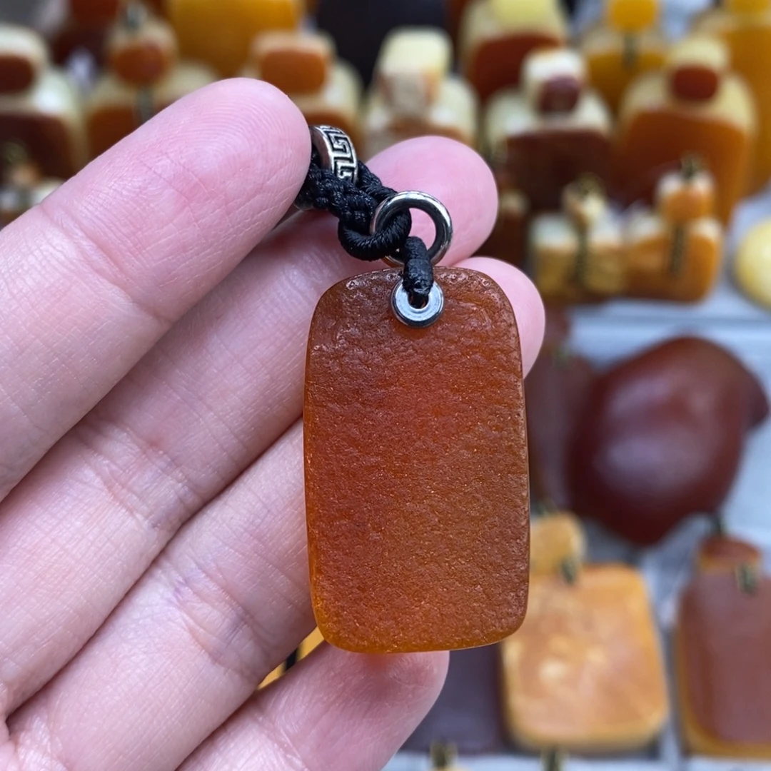 蜜蜡未镶嵌珠宝奇石