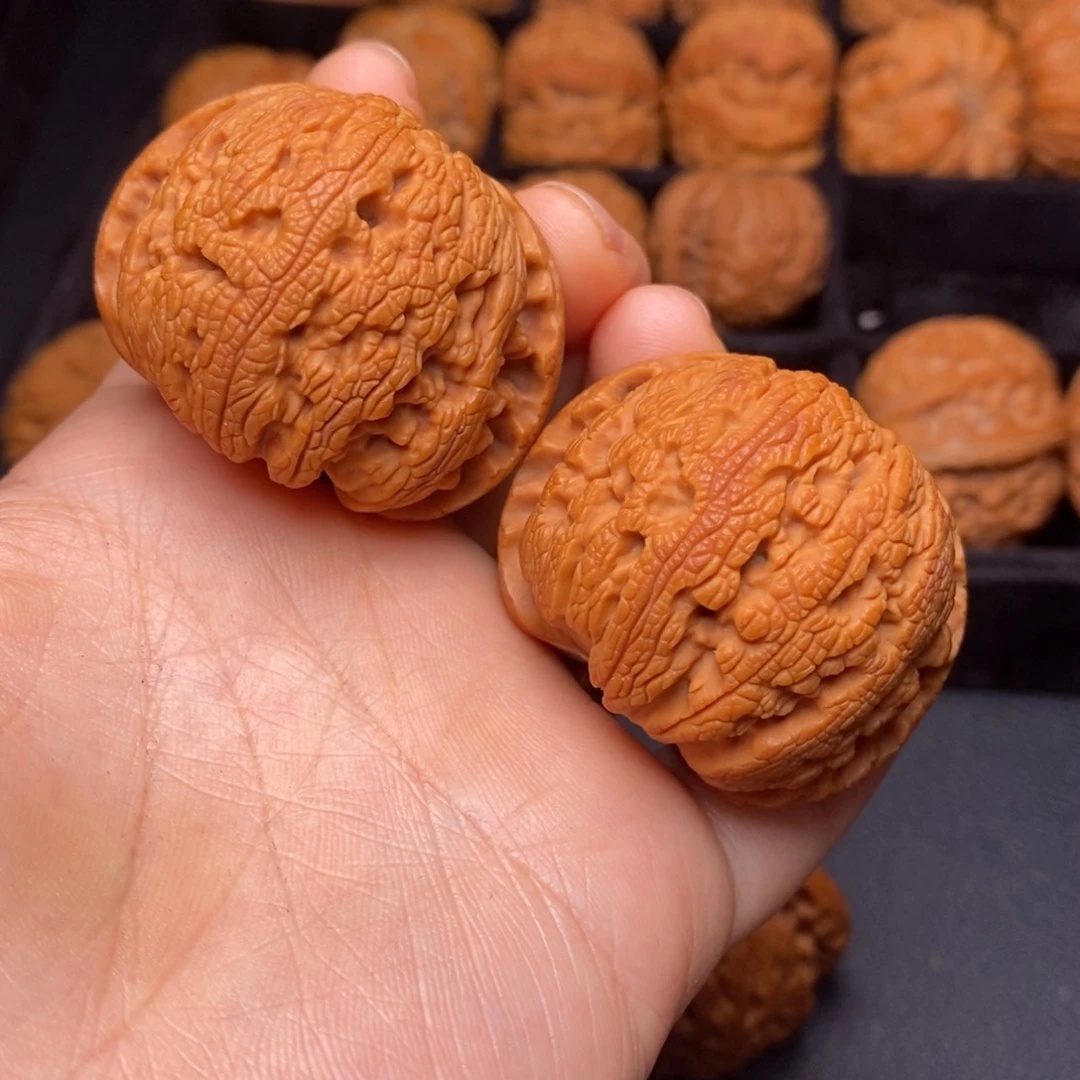 文玩核桃把件秦岭野生核桃