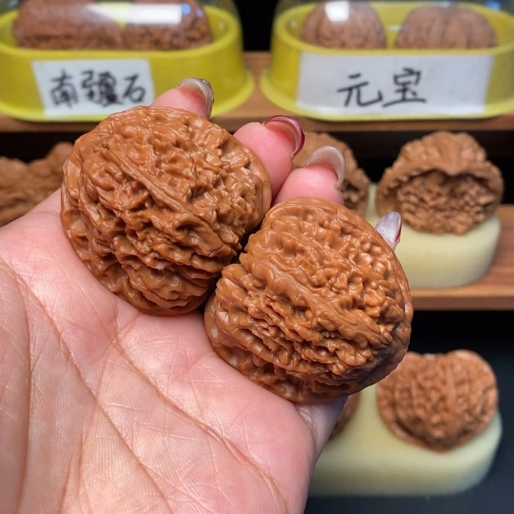 文玩核桃吊坠40全品三角疆