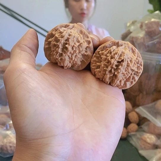【闪购商品】把件文玩核桃44红皮乾隆纹
