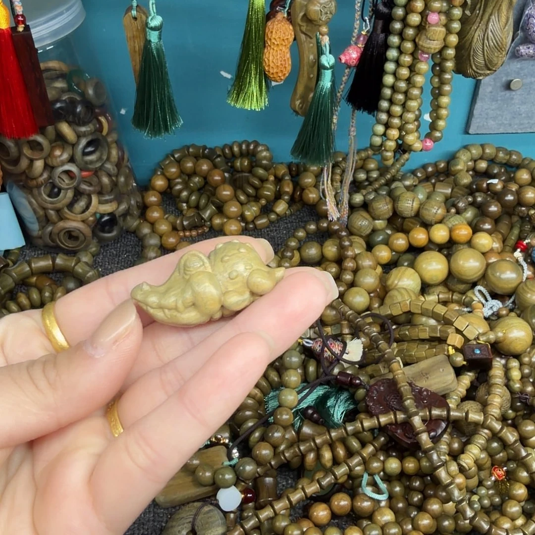 无事牌维腊木（绿檀）