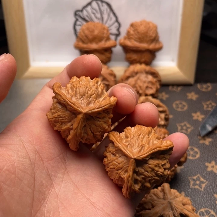 核桃盘山三棱文玩核桃