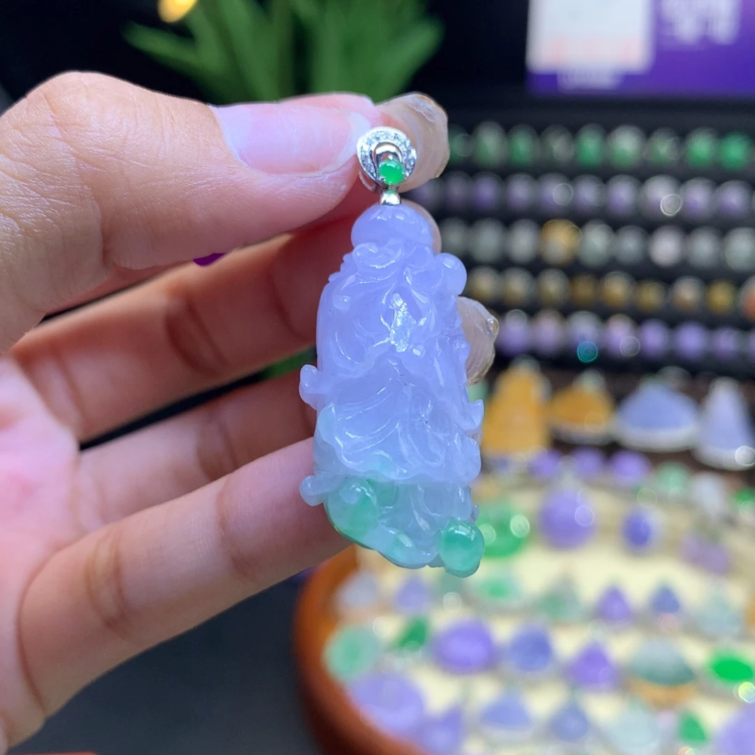 翡翠18K金镶嵌颈饰