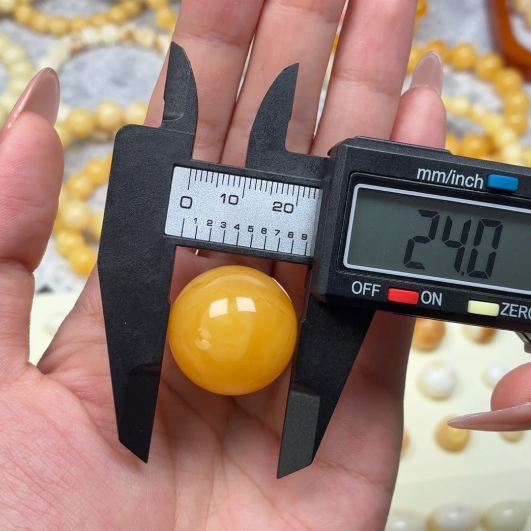 琥珀未镶嵌颈饰焦皮鸡油红单珠 7.8g