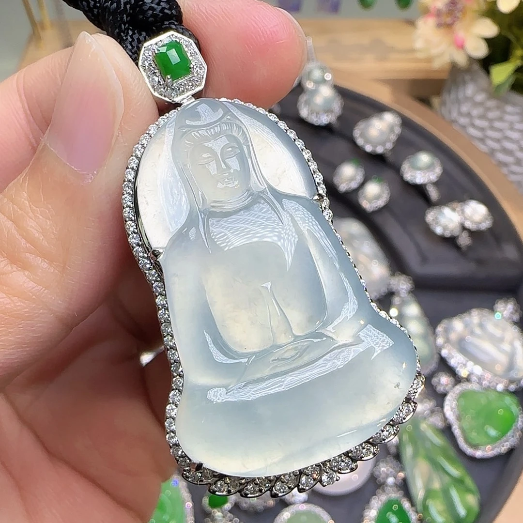 翡翠颈饰18K金镶嵌翡翠颈饰18K金镶嵌