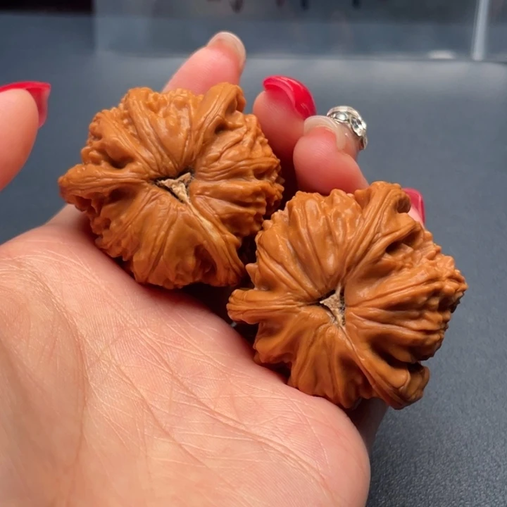 硕***0文玩核桃吊坠白狮子