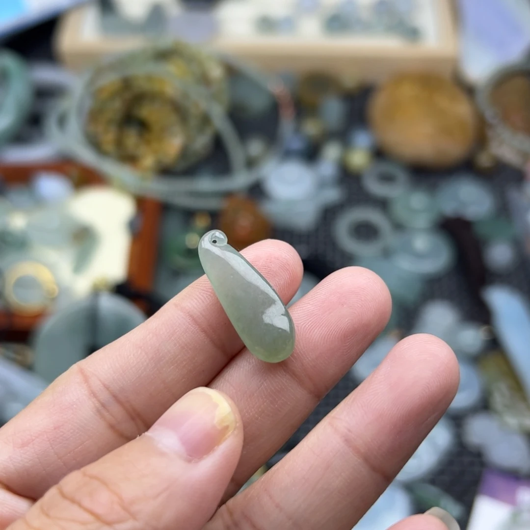 颈饰未镶嵌翡翠福瓜