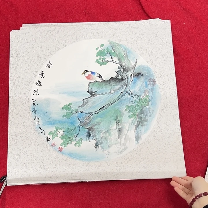 国画花鸟等图案为一体