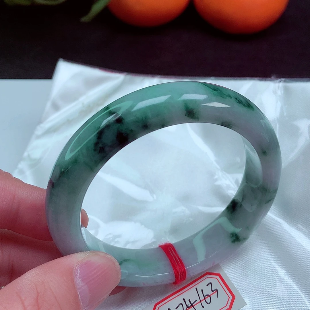 翡翠手镯（圆镯）未镶嵌圈口62