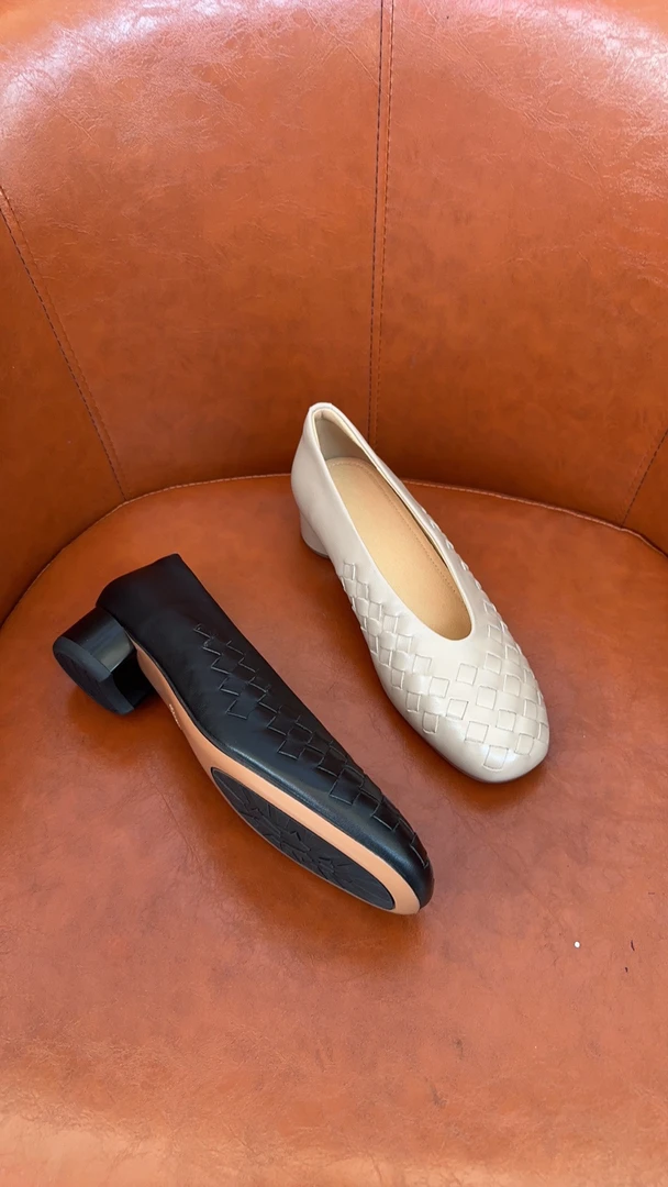 圆头舒适百搭牛皮编织奶奶鞋